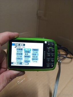 FUJIFILM  FINEPIX  Z33WP - 9