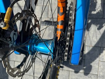 Carbon sjezd bike DH kolo Mondraker SUMMUM karbon Fox40 DHX2 - 9