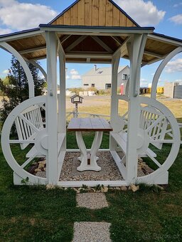 Pergola z posezenim - 9