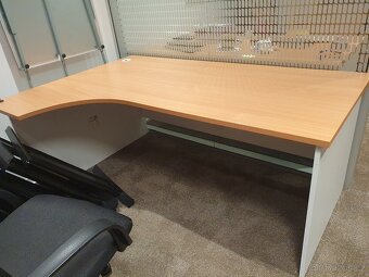 Kancelářský nábytek - 9