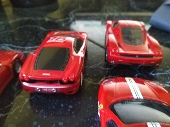 Modely autíček Ferrari Shell. - 9