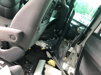 Prodám kompletní interiér automobilu Ford Galaxy 2006 1.9TDI - 9