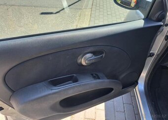 Nissan Micra 1,2 i Visia benzín manuál 48 kw - 9