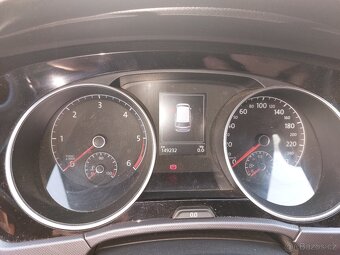 Prodám VW Touran 2.0 TDi, R-line, 110 kw, r.v. 2016 - 9