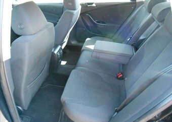 Volkswagen Passat 1,8 TSi Combi B6 Serviska benzín - 9