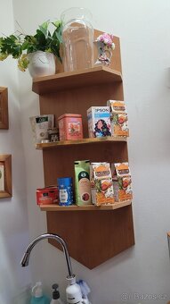 Nábytek vybavení prodejny - 9