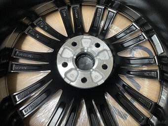 ŠKODA SUPERB III, IV ZIMNÍ NOVÁ CANOPUS 235/40/19 R.V 2024 - 9