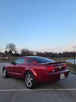 Ford Mustang 4.0 v6 - 9