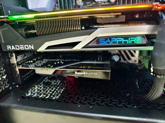 32 jader AMD 3970X, 128GB DDR4, RX6900 XT 16GB, 2TB SSD - 9