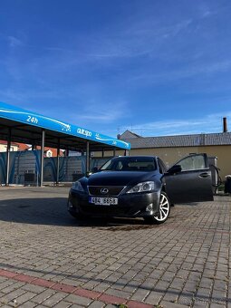 Lexus is220 d - 9