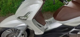 Piaggio Beverly 300 - 9