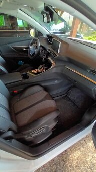 PEUGEOT 3008 1.5b HDi 130 Allure AT - 9