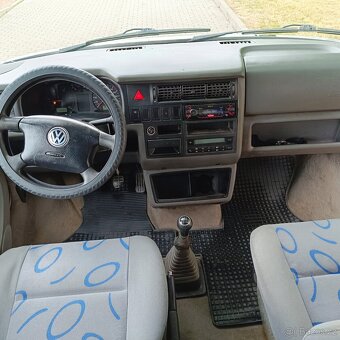 VW CARAVELLE LONG 2.5.TDI 75KW RV-2001 INTERIÉR MULTIVAN - 9