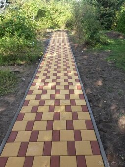 Parta řemeslníků hledá práci - 9