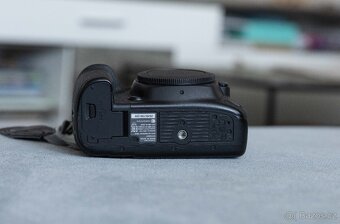 Canon EOS 5D Mark IV - 9