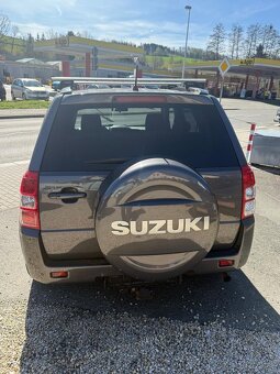 Suzuki Grand Vitara 2.4i Club benzín 124kw - 9