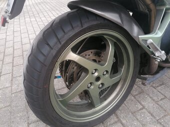 Honda VFR 800 - 9
