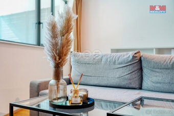 Prodej bytu 1+kk, 39 m², Praha, ul. Mošnova + park. stání - 9