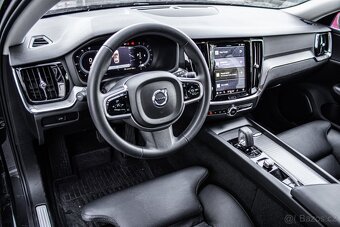 Volvo V60 B4 Inscription 2.0 benzín HEV 145 kW, 2022 - 9