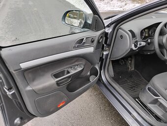 Octavia 2 combi 1,4 TSI 90 KW , TOP STAV bez koroze - 9