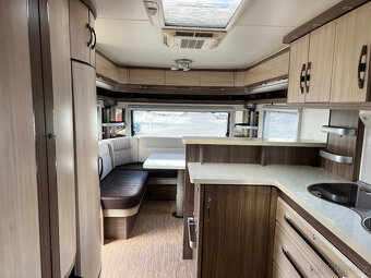 Karavan Hobby De Luxe 560+ KLima+Pojezd+TV - 9