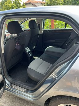 Prodám Škodu Superb II 2.0 TDI 125 kW Ambiente, r.v. 2010 - 9
