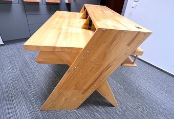 Pracovní audio stůl/workstation Platform - 9