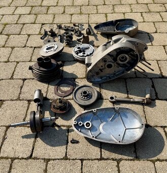 Manet M90 - rozebraný motor - 9