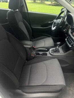 Hyundai i30 1.6 CRDi - 9