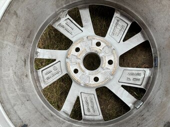 Originální kola VW 6,5J x 16H2 ET46 205/55 R16 - 9