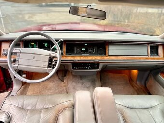 1994 Lincoln town car signature series - 9