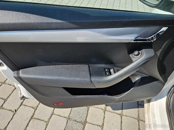 Škoda octavia 1.6 CNG benzín - 9