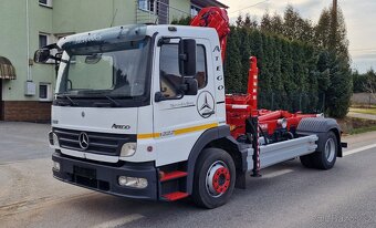 MERCEDES-BENZ ATEGO HÁKOVÝ NOSIČ KONTAJNEROV S HYDRAULICKOU - 9