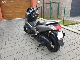 Scooter, kept in garage and like new - 9
