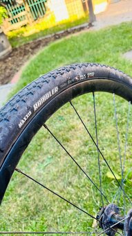 Zapletená kola Giant P-X2 Disc 700c – gravel / silnice - 9