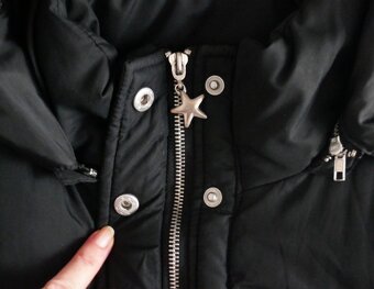 Černá zimní dlouhá prošívaná bunda, vel. 38, zn. Superstar - 9