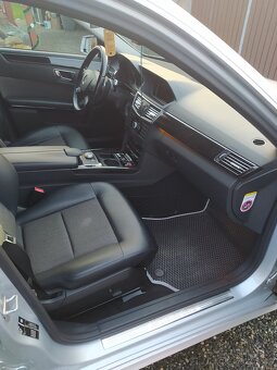 Prodám Mercedes-Benz E350 4matic 170kW - 9