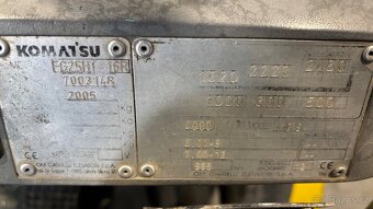 VZV komatsu 2,5 t LPG plná KABINA - 9