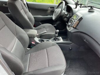 Hyundai i30 - stříbrná metalýza, nafta, 2011 - 9