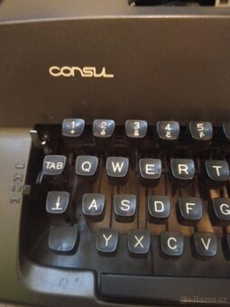 Psací stroj - Consul - 9