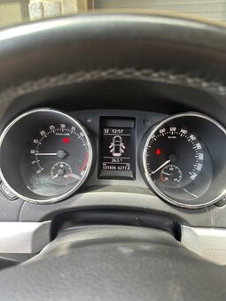ŠKODA YETI 2.0 TDI 103 kW 4x4 2014 KLIMA ALU KOLA 132 000 KM - 9