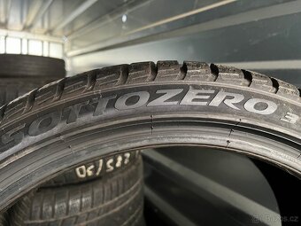 Dva rozměry 285/30 R20 99V + 255/35 R20 97V - 9