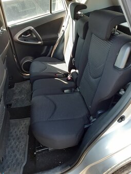 Toyota Rav4 sedačky - 9