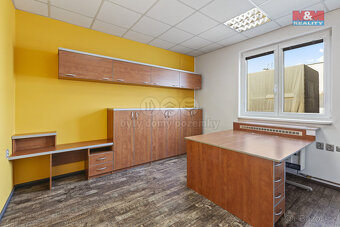 Pronájem skladu, 1072 m², Hradec Králové, ul. Stavební - 9