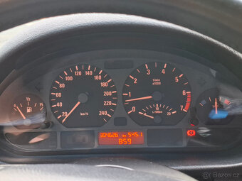 BMW E46 320i Touring - 9