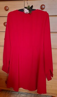 Bershka vínové zavinovací krátké šaty - 9