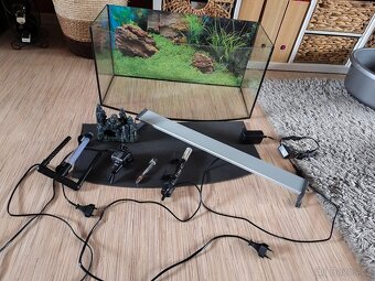 Akvárium 54 l jako nové - 9