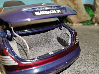 Prodám model 1:18 Maybach 57 w240 - 9