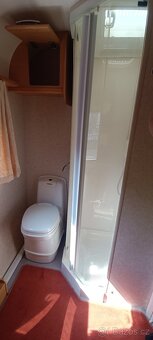 Karavan s koupelnou - 9