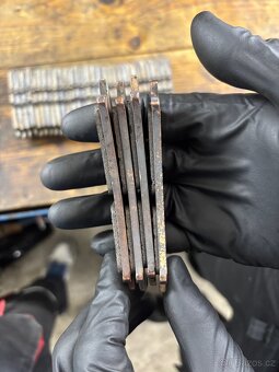 Závodní brzdové destičky SBS, Brembo. Pro Třmeny M50 - 9